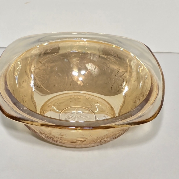 Elegant Amber Glass Serving Bowl - Picture 1 of 6